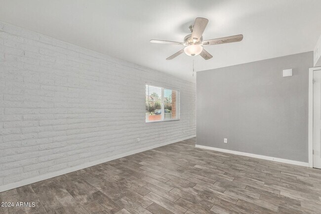 1118 S McClintock Dr Tempe, AZ 85281 photo 5