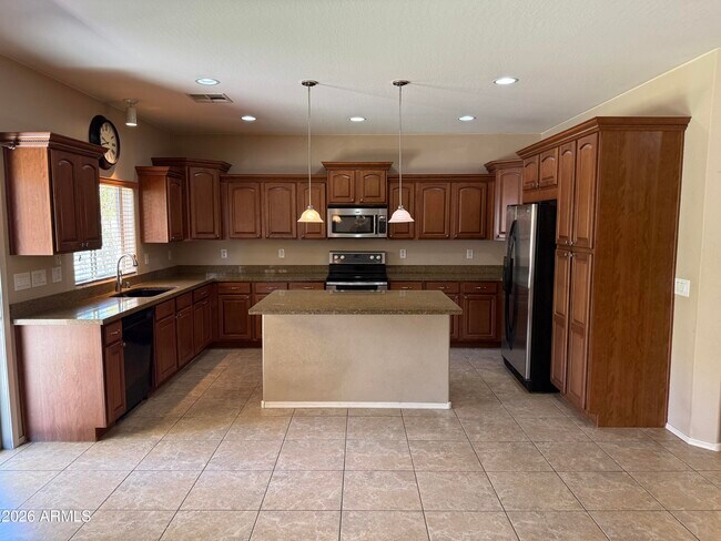 2345 W Skinner Dr Phoenix, AZ 85085 photo 3