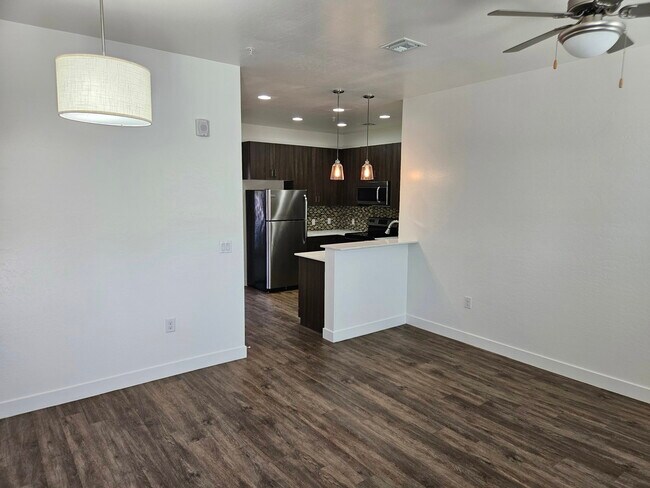 8053 E Thomas Rd Scottsdale, AZ 85251 photo 4