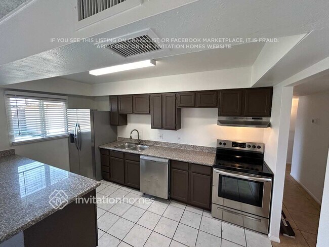 3007 N 79th Dr Phoenix, AZ 85033 photo 5