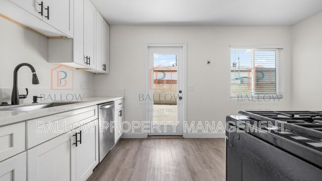 499 H St Chula Vista, CA 91910 photo 4