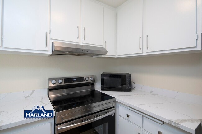 4064 Huerfano Ave San Diego, CA 92117 photo 3