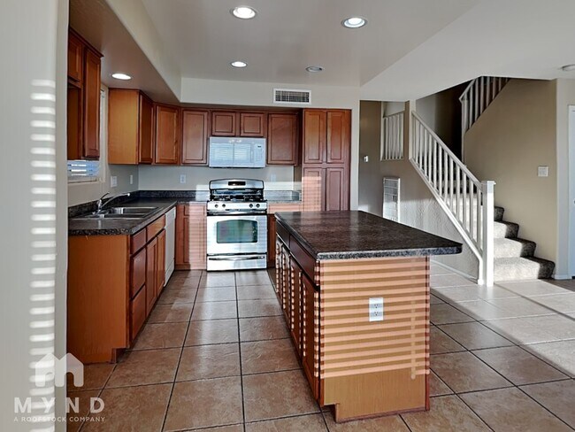 38587 N Jonathan St photo 4