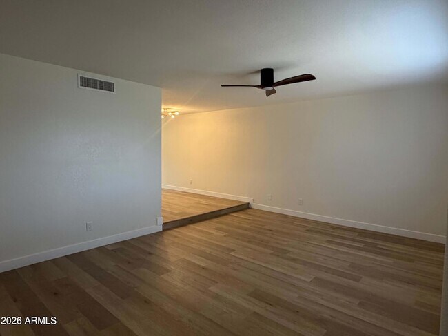 943 N Revere photo 5