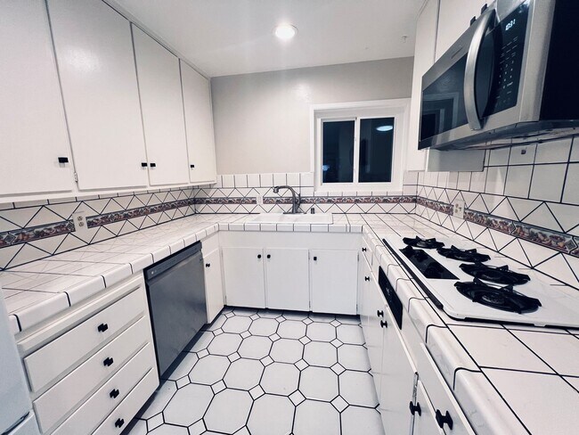595 Brockwood Dr El Cajon, CA 92021 photo 3