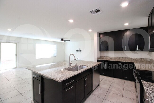 225 E Bluejay Dr Chandler, AZ 85286 photo 5