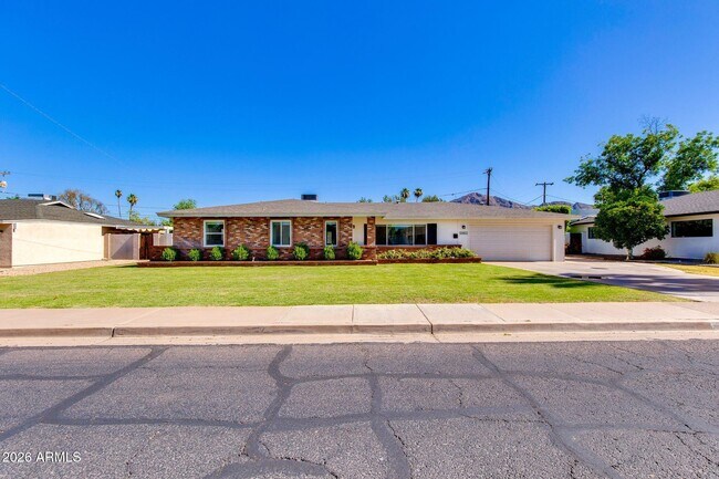 5002 E Mitchell Dr Phoenix, AZ 85018 photo 2