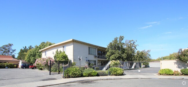 1220 Dana Dr unit 1220 Dana Dr. #V photo 2