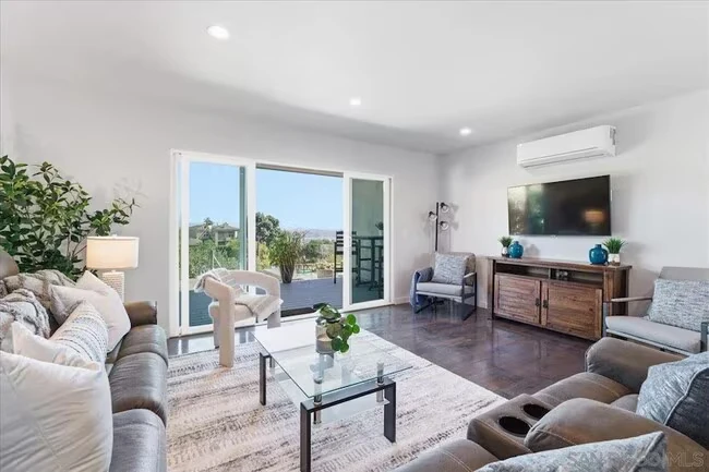 5447 Soledad Rd San Diego, CA 92037 photo 5