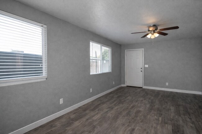 2110 W Mariposa St Phoenix, AZ 85015 photo 2