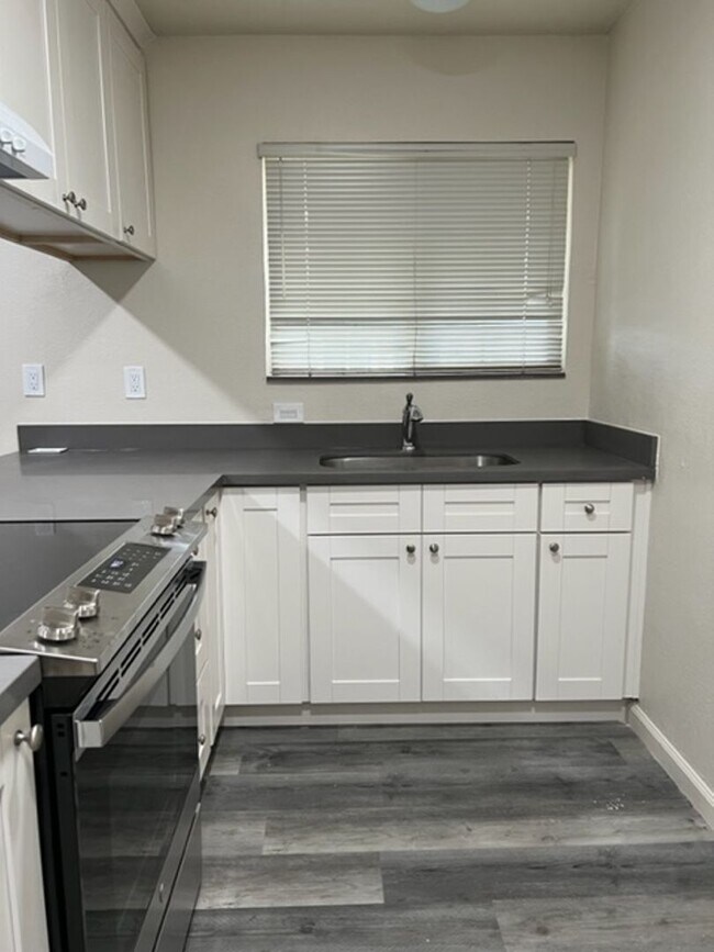 105 Roundtable Dr San Jose, CA 95111 photo 5