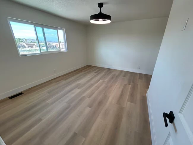 31352 Via Curtidor Winchester, CA 92596 photo 3