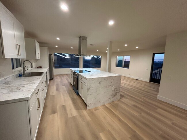31352 Via Curtidor Winchester, CA 92596