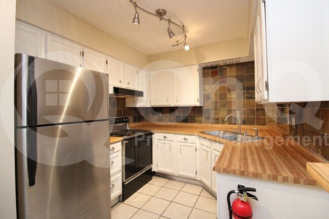 533 W Guadalupe Rd Mesa, AZ 85210 photo 2