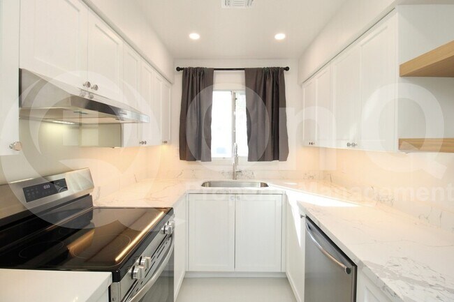 7712 E 1st Ave Scottsdale, AZ 85251 photo 4
