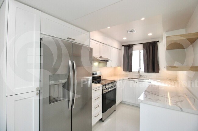 7712 E 1st Ave Scottsdale, AZ 85251 photo 3