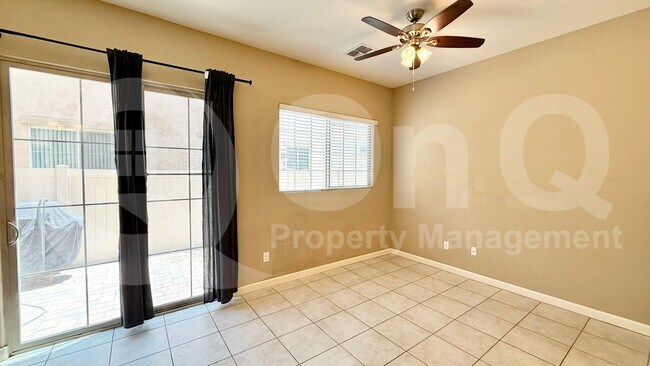 1367 S Country Club Dr Mesa, AZ 85210 photo 2