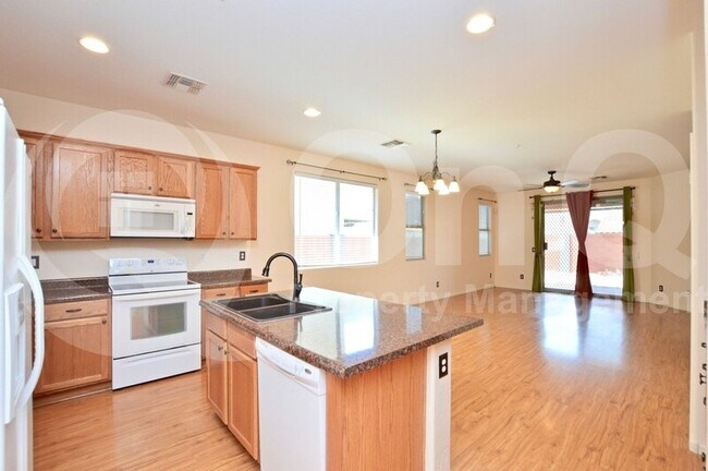 7058 W Lone Tree Trail Peoria, AZ 85383 photo 5