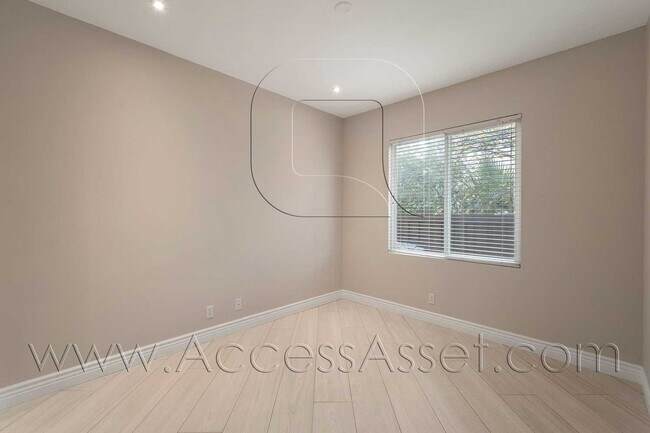 30986 Crystalaire Dr Temecula, CA 92591 photo 2
