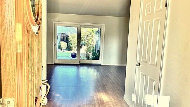 124 Lester Ln Los Gatos, CA 95032 photo 2