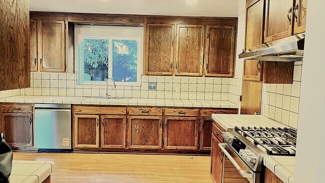 124 Lester Ln Los Gatos, CA 95032 photo 3