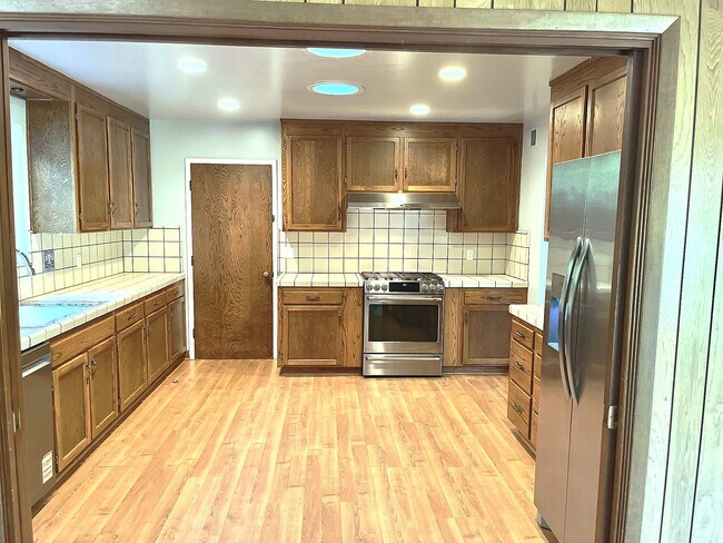 124 Lester Ln Los Gatos, CA 95032 photo 4