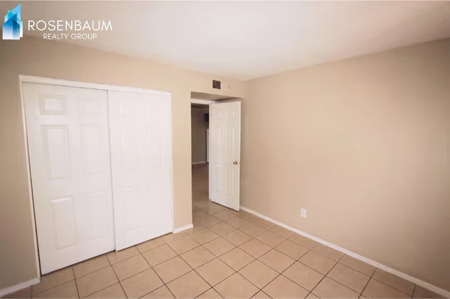2747 E Chipman Rd Phoenix, AZ 85040 photo 4