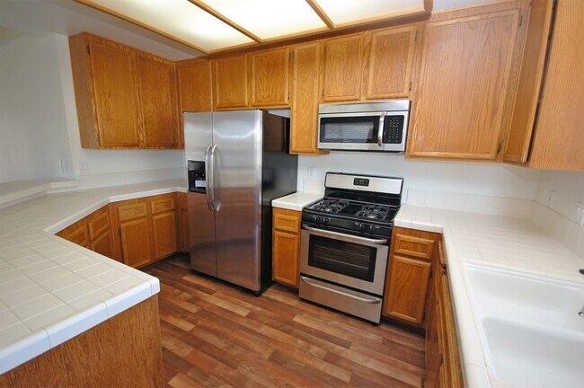 673 Maybritt Cir San Marcos, CA 92069 photo 2