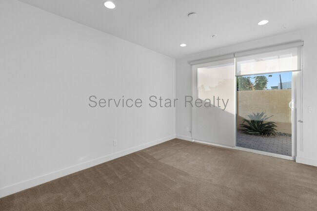 6850 E McDowell Rd Scottsdale, AZ 85257 photo 3