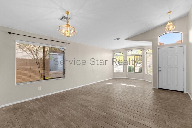 4618 W Beautiful Ln Phoenix, AZ 85339 photo 4