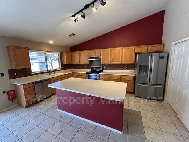 13444 W Paradise Ln Surprise, AZ 85374 photo 4