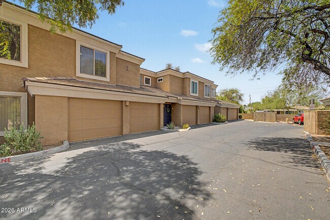 1411 E Orangewood Ave Phoenix, AZ 85020