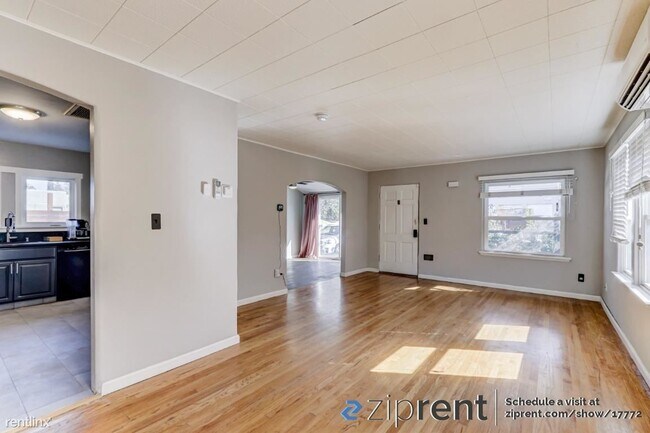 4458 47th St San Diego, CA 92115 photo 4