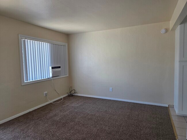 318 W Cypress Ave El Cajon, CA 92020 photo 5