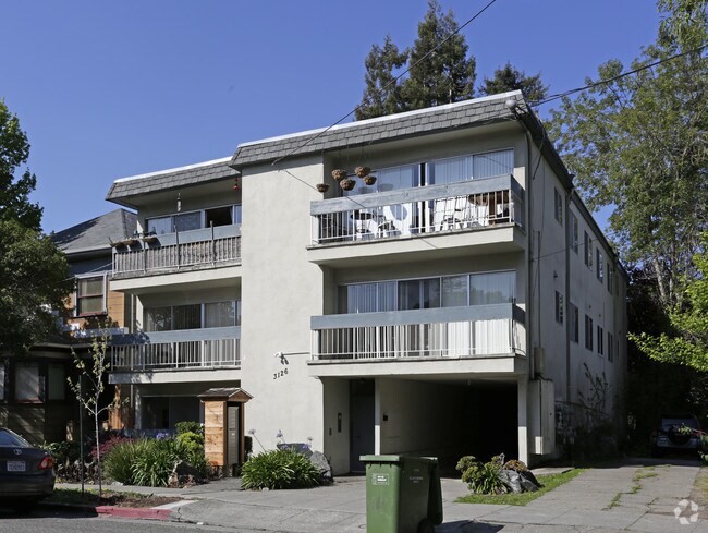 3p076 - 3126 College Ave. photo 2