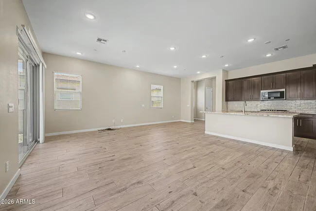 1899 N 140th Dr Goodyear, AZ 85395 photo 4