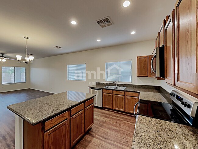 1232 W Desert Hollow Dr San Tan Valley, AZ 85143 photo 4