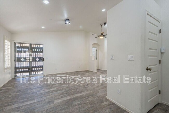 1125 W Macaw Dr Chandler, AZ 85286 photo 5