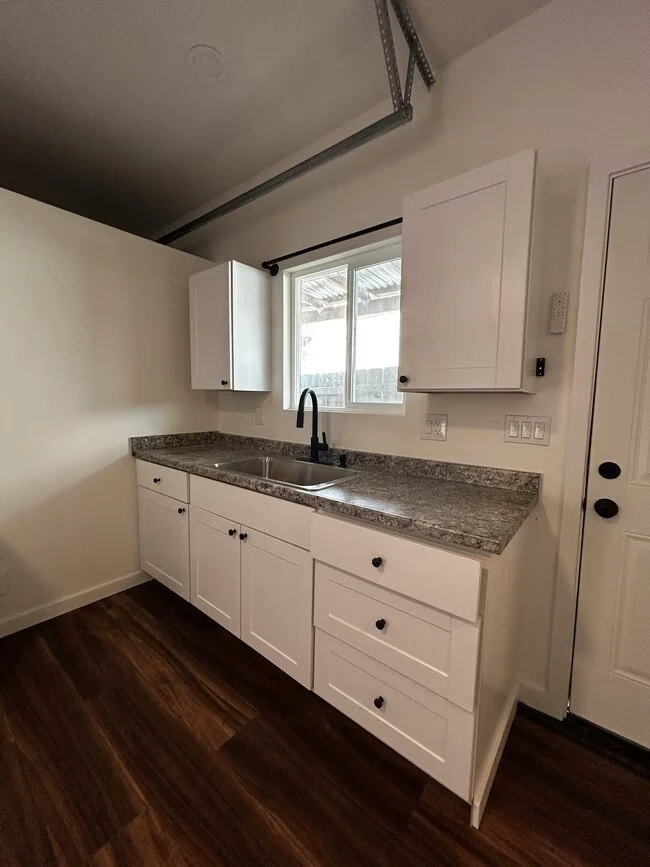 3287-89 Luna Ave San Diego, CA 92117 photo 5
