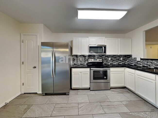 3035 W Lucia Dr Phoenix, AZ 85083 photo 3