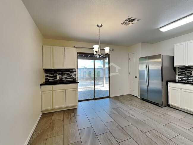 3035 W Lucia Dr Phoenix, AZ 85083 photo 4