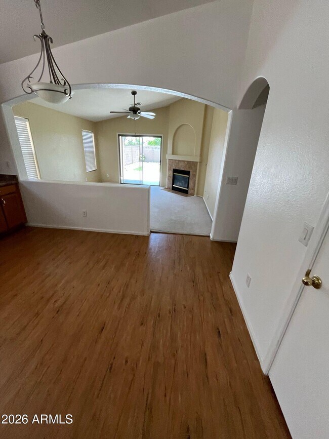 29429 N Blackfoot Daisy Dr San Tan Valley, AZ 85143 photo 3