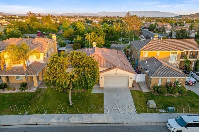 31723 McCartney Dr Winchester, CA 92596 photo 3