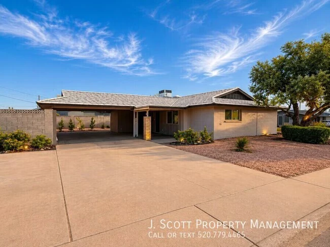 6522 E Palm Ln photo 3