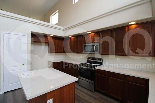 14904 W Cameron Dr Surprise, AZ 85379 photo 4