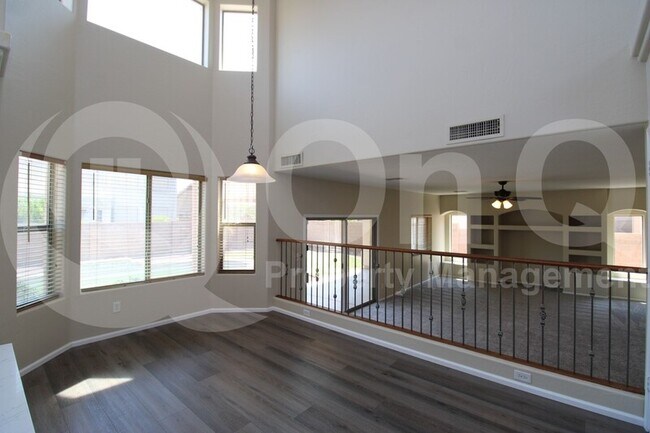 14904 W Cameron Dr Surprise, AZ 85379 photo 5