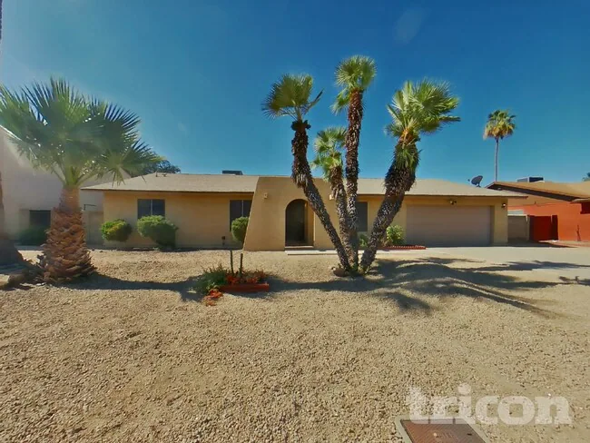 4323 W Poinsettia Dr Glendale, AZ 85304 photo 2