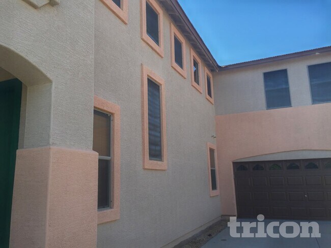 2546 W Sat Nam Way Phoenix, AZ 85086 photo 2