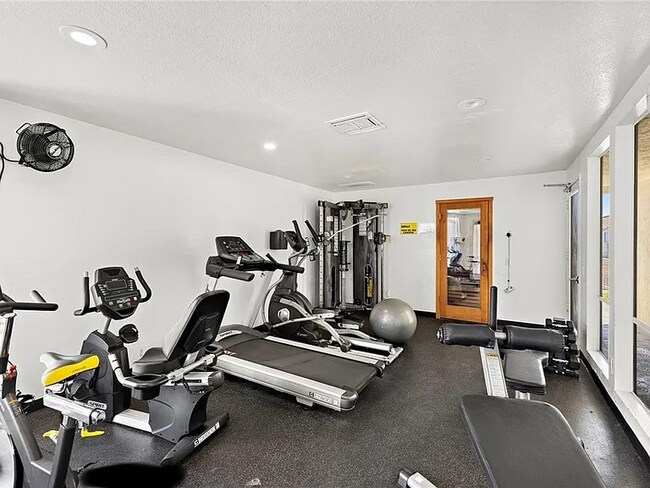 450 Stoney Point Way Oceanside, CA 92058 photo 5