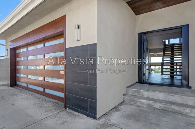 2383 La Marque St San Diego, CA 92109 photo 2